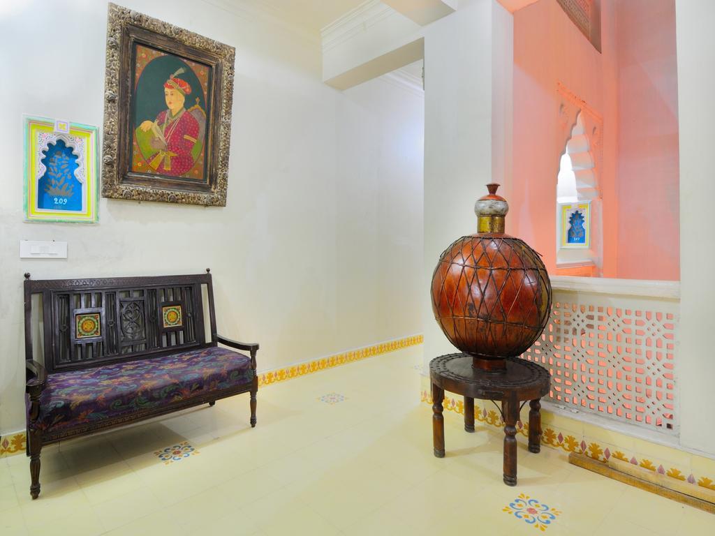 Staybook-Jyoti Mahal A Heritage Hotel Nueva Delhi Exterior foto